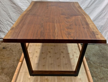 厂家定制质量的实木桌直销