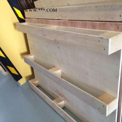 上海铲板、、加工木定做、松木托盘，钢边、复合、模具包装箱