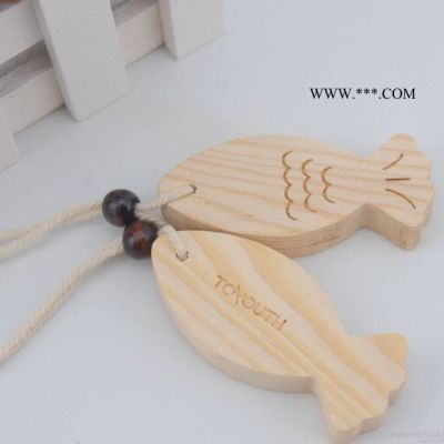 新奇特产品  创意鱼型松木块   赠品促销