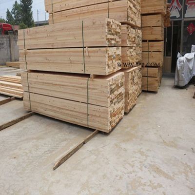 呈果木业白松木方报价公道工程木方加工厂家批发20x20方木